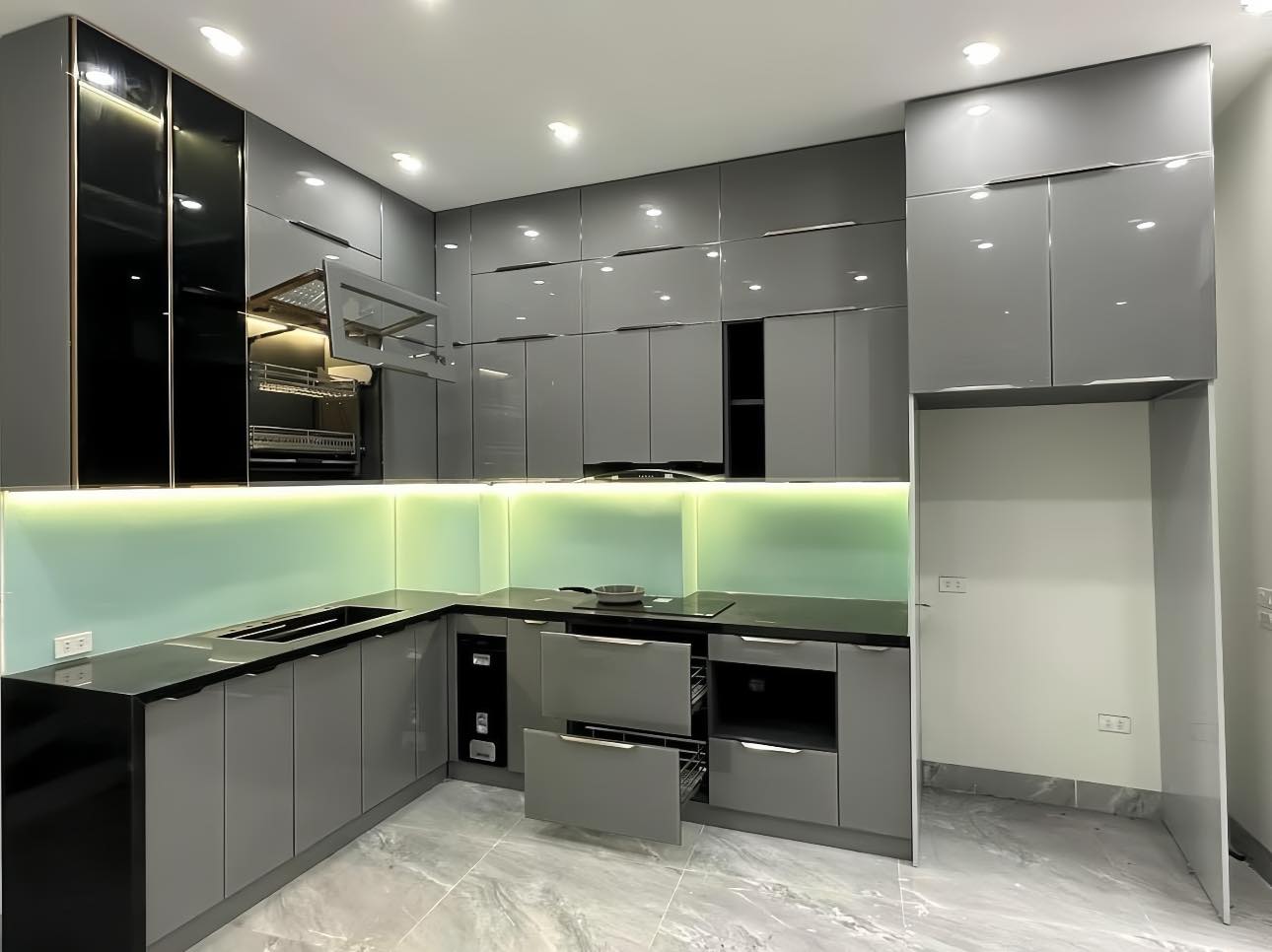 bep inox canh kinh dep 